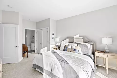 Bedroom - 10 Shipyard Dr #215, Hingham, MA 02043 photo 2 of 3