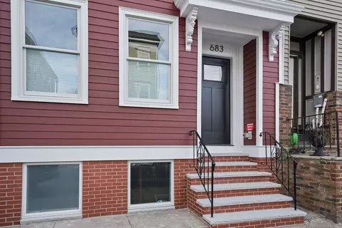 683 E 8th St, Boston, MA 02127 photo 3
