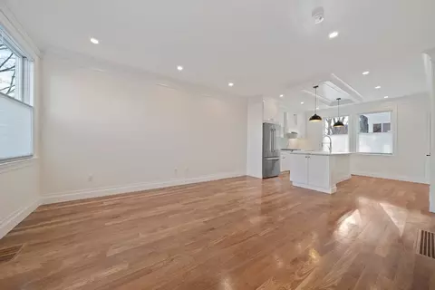 683 E 8th St, Boston, MA 02127 photo 10