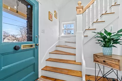 Entry Way - 29 Mckinley, Maynard, MA 01754 photo 2 of 3