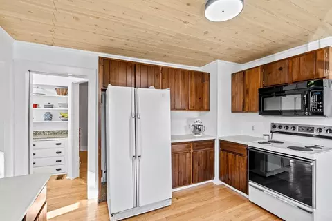 Kitchen - 29 Mckinley, Maynard, MA 01754 photo 3 of 4