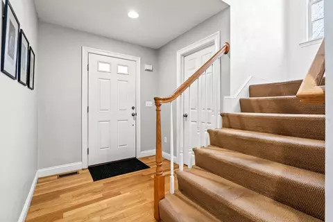 Entry Way - 4 Martin St #A, Maynard, MA 01754 photo 2 of 3