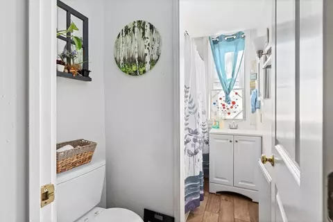 Bath - 10-12 Berkeley St, Easthampton, MA 01027 photo 1 of 1