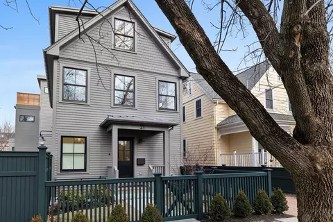 21 Hubbard Ave #21, Cambridge, MA 02140