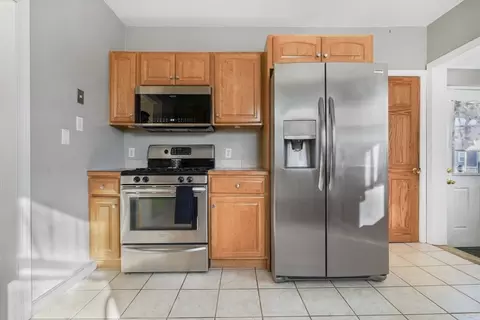 173 Middlesex, Fall River, MA 02723 photo 8