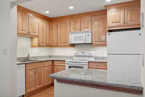 4 Summit Dr #302, Reading, MA 01867 photo 3