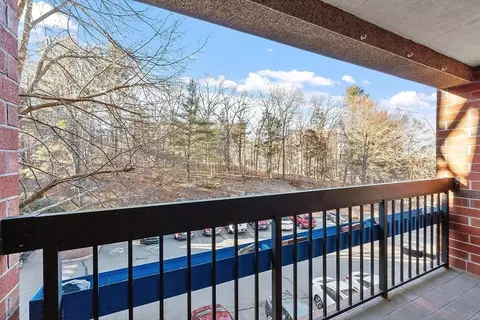 4 Summit Dr #302, Reading, MA 01867 photo 34