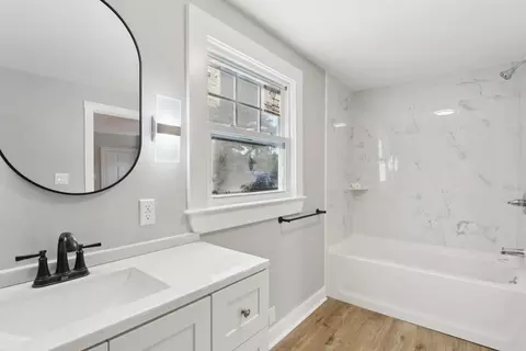 Bath - 58 E Washington St, Hanson, MA 02341 photo 2 of 3