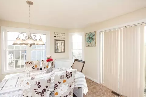 Dining - 1 Holly Ter # -B, Worcester, MA 01607 photo 1 of 1