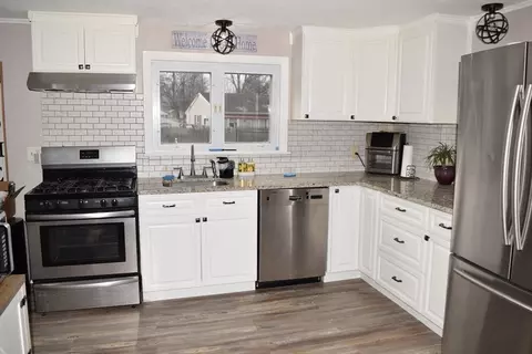 26 Haskins St, Springfield, MA 01109 photo 7