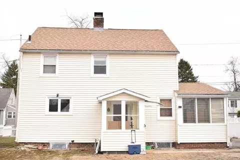 26 Haskins St, Springfield, MA 01109 photo 5