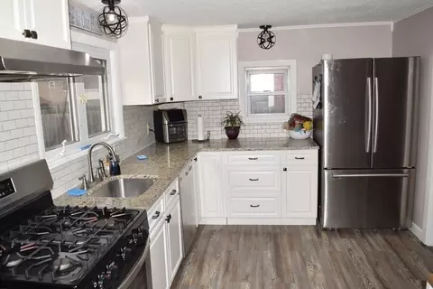 26 Haskins St, Springfield, MA 01109 photo 10