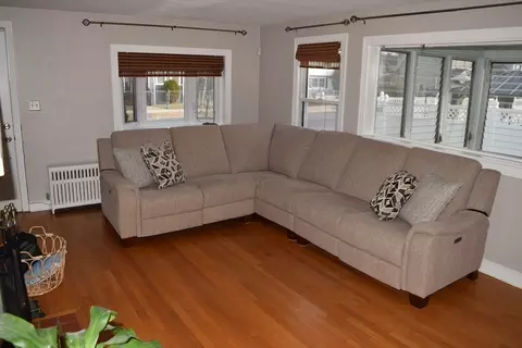 26 Haskins St, Springfield, MA 01109 photo 14