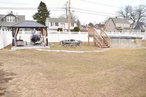 26 Haskins St, Springfield, MA 01109 photo 33