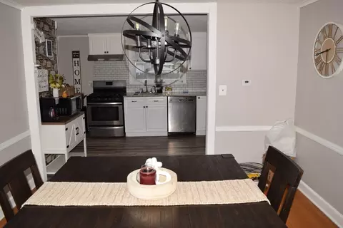 26 Haskins St, Springfield, MA 01109 photo 12