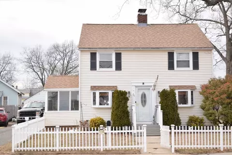 26 Haskins St, Springfield, MA 01109 photo 1