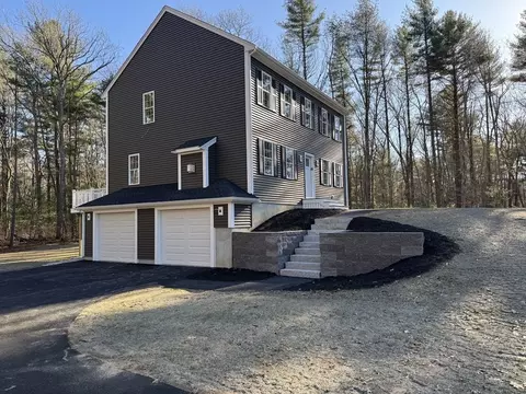 23 Tisbury Ln, Middleboro, MA 02346