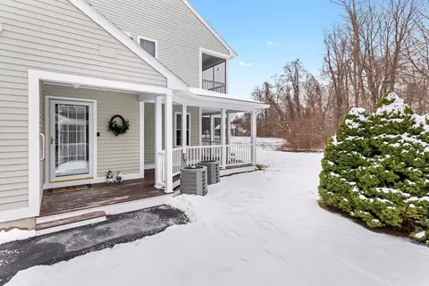 7 Masi Meadow Ln # A, Middleton, MA 01949