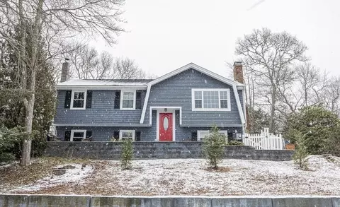 10 Observatory Ln, Pocasset, MA 02559