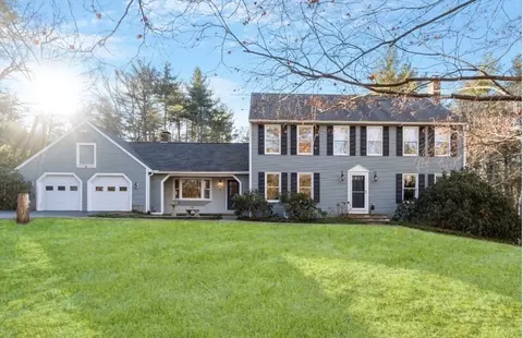 14 October Ln, Stow, MA 01775