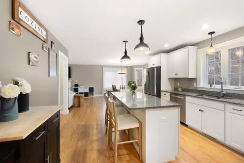 486 Ware St, Mansfield, MA 02048 photo 9