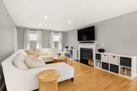 486 Ware St, Mansfield, MA 02048 photo 4