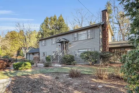 30 Mcintosh Rd, Chelmsford, MA 01824