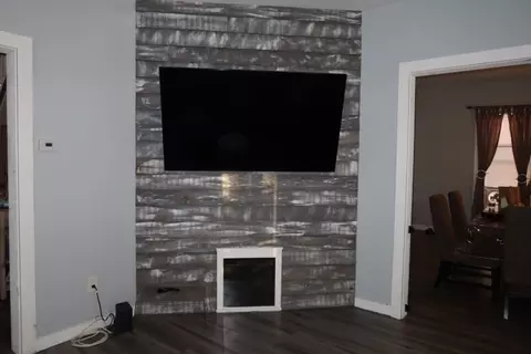 75 Florence St, Springfield, MA 01105 photo 6