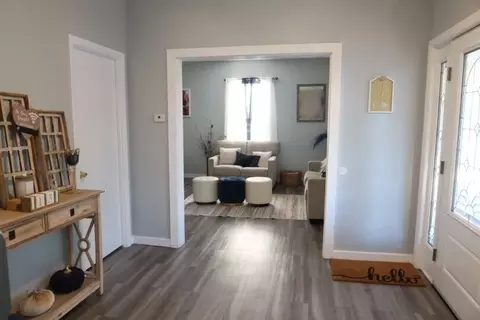 75 Florence St, Springfield, MA 01105 photo 4
