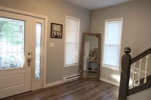 75 Florence St, Springfield, MA 01105 photo 3