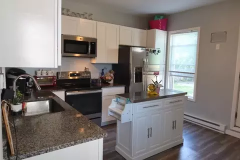 75 Florence St, Springfield, MA 01105 photo 9