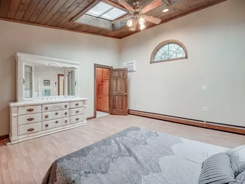 Bedroom - 29 Agate Ave, Worcester, MA 01604 photo 2 of 8
