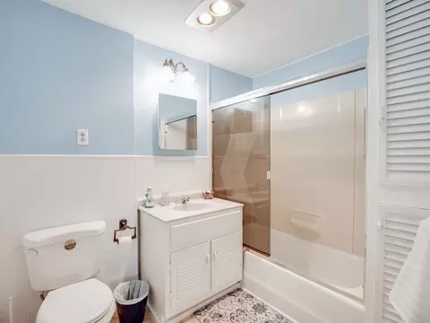 Bath - 29 Agate Ave, Worcester, MA 01604 photo 3 of 3