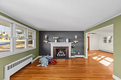 38 Selfridge Rd, Reading, MA 01867 photo 5