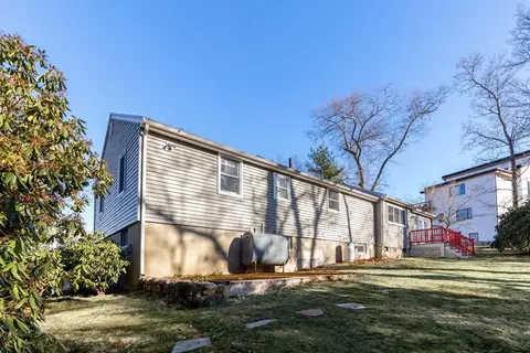 38 Selfridge Rd, Reading, MA 01867 photo 4