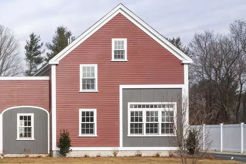 12 Robinson Rd #2, Littleton, MA 01460
