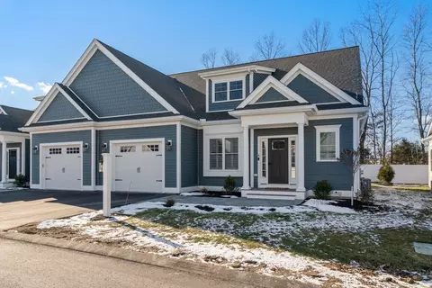 8 Damon Rd #21, Medfield, MA 02052