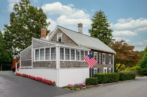 11 Green St, Hingham, MA 02043