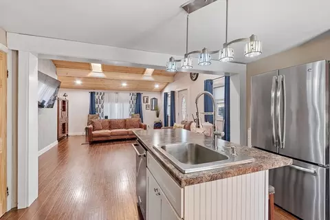 577 West St, Lunenburg, MA 01462
