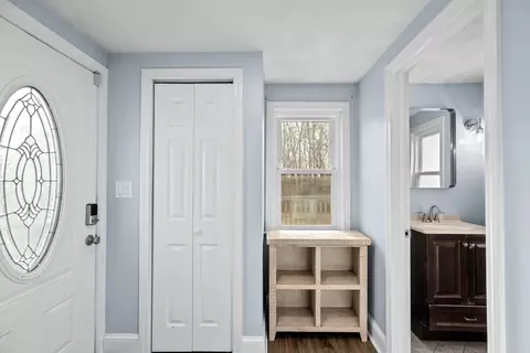 11 Marr Rd, Saugus, MA 01906 photo 2
