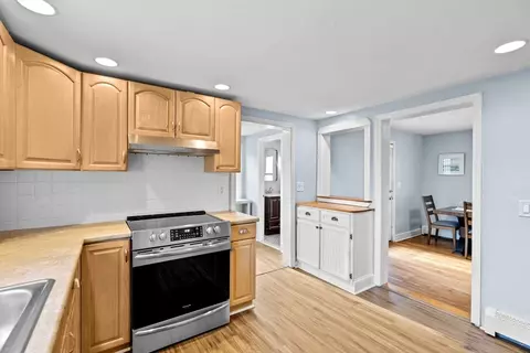 11 Marr Rd, Saugus, MA 01906 photo 8