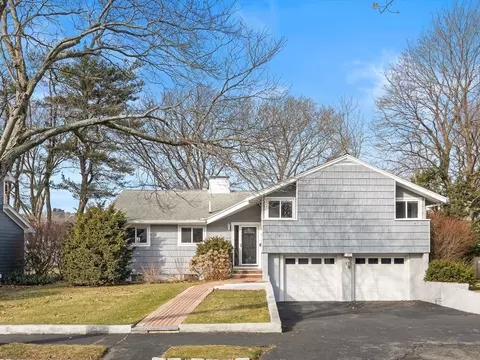 61 Hoitt Rd, Belmont, MA 02478