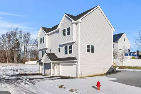 9 Newburg St #9, Haverhill, MA 01832