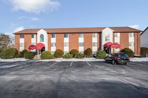 2410 Skyline Dr #11, Lowell, MA 01854