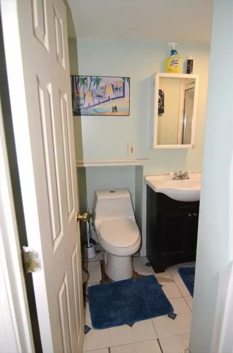Bath - 28 Parlin St, Everett, MA 02149 photo 4 of 5