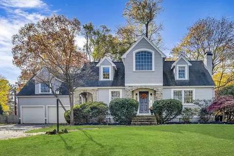 55 Southfield Cir, Concord, MA 01742