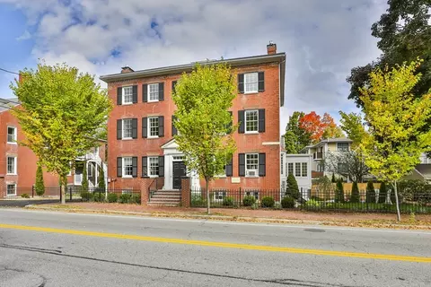 124 High St #1, Newburyport, MA 01950