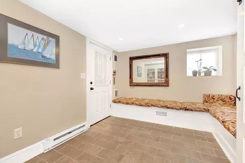 Entry Way - 64 Eastern Point Rd #2, Gloucester, MA 01930 photo 3 of 5