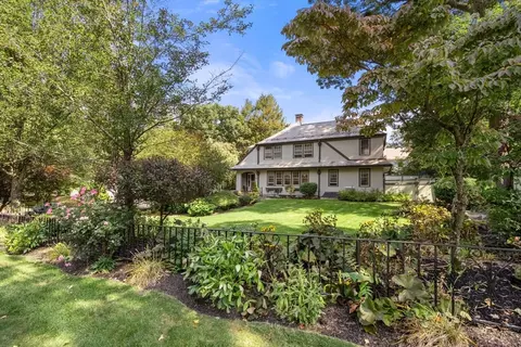 47 Summit Rd, Wellesley, MA 02482 photo 2