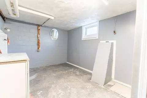 112 Lyons St, Springfield, MA 01151 photo 16